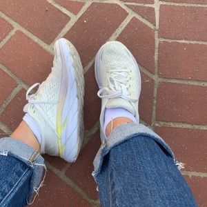 HOKA One One Clifton 8